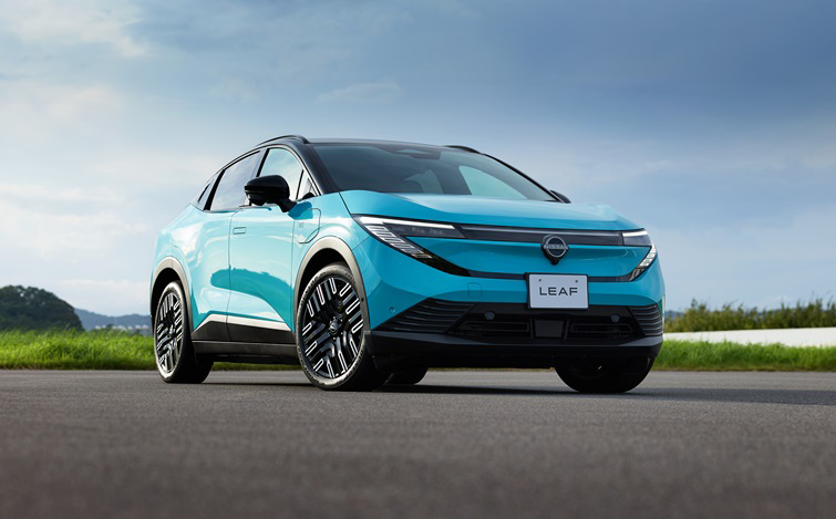 NISSAN Zero Emission リーフ ゼロ・エミッションの電気自動車（EV