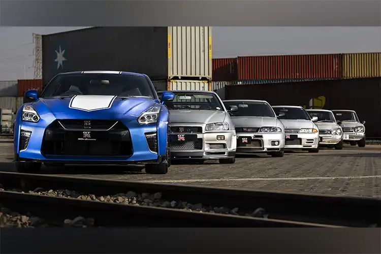 Todas as gerações do esportivo GT-R perfiladas