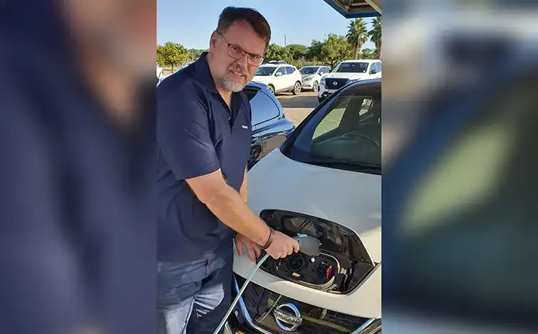 Francois Greeff charging his Nissan LEAF