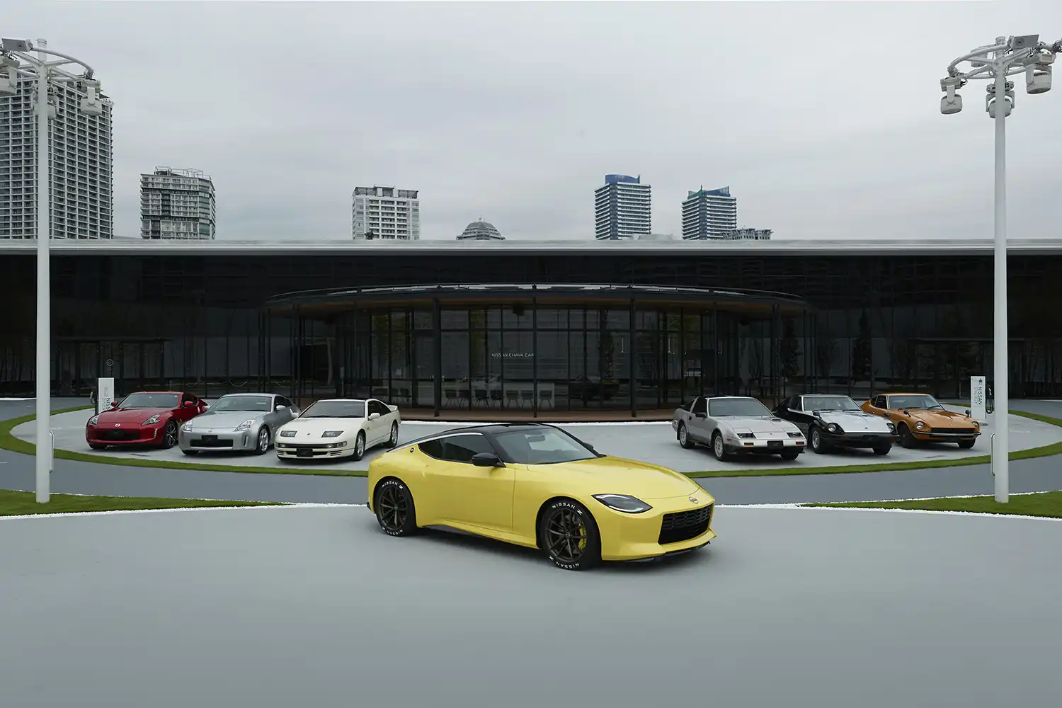 O proto Z amarelo na frente dos modelos Z mais antigos