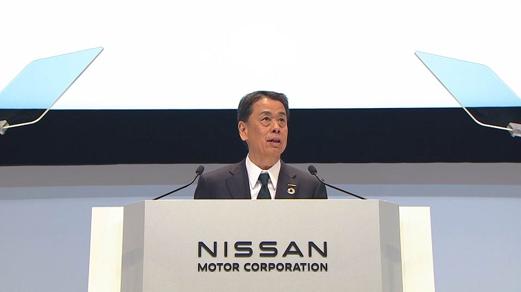 第125回定時株主総会檀上に立ち話す日産自動車CEOうちだ まこと