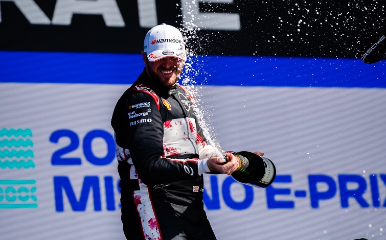 日産フォーミュラEチーム 第6戦でローランドが優勝 フェネストラズが両