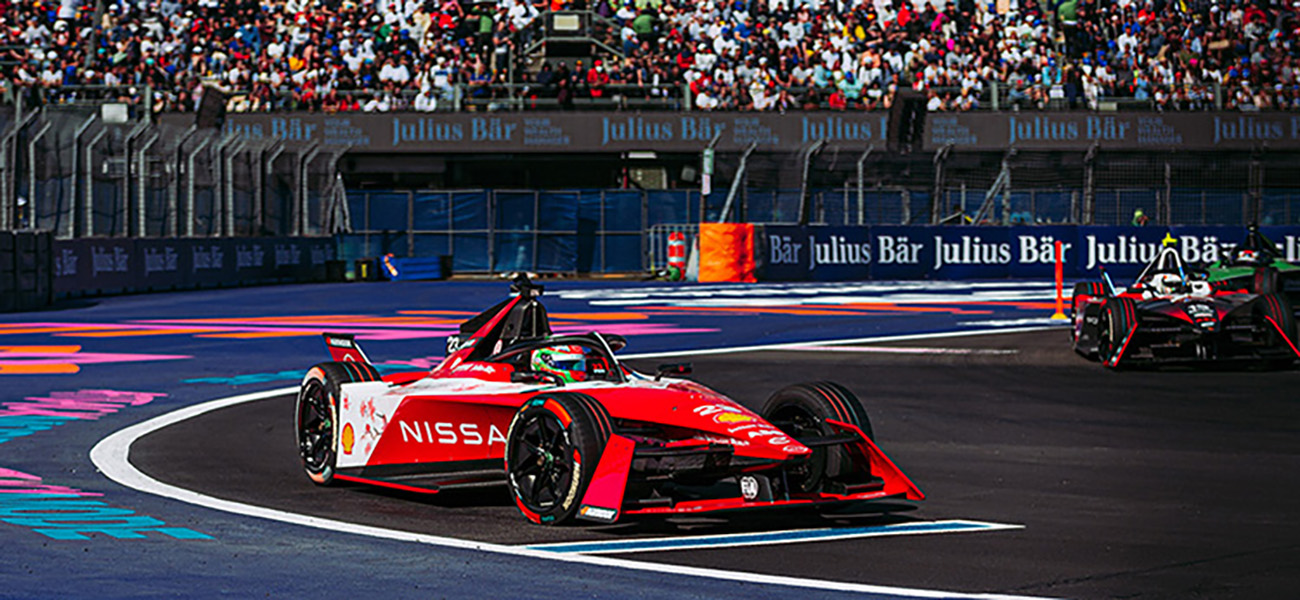 El Gen 3 con el número 23 en la pista de carreras