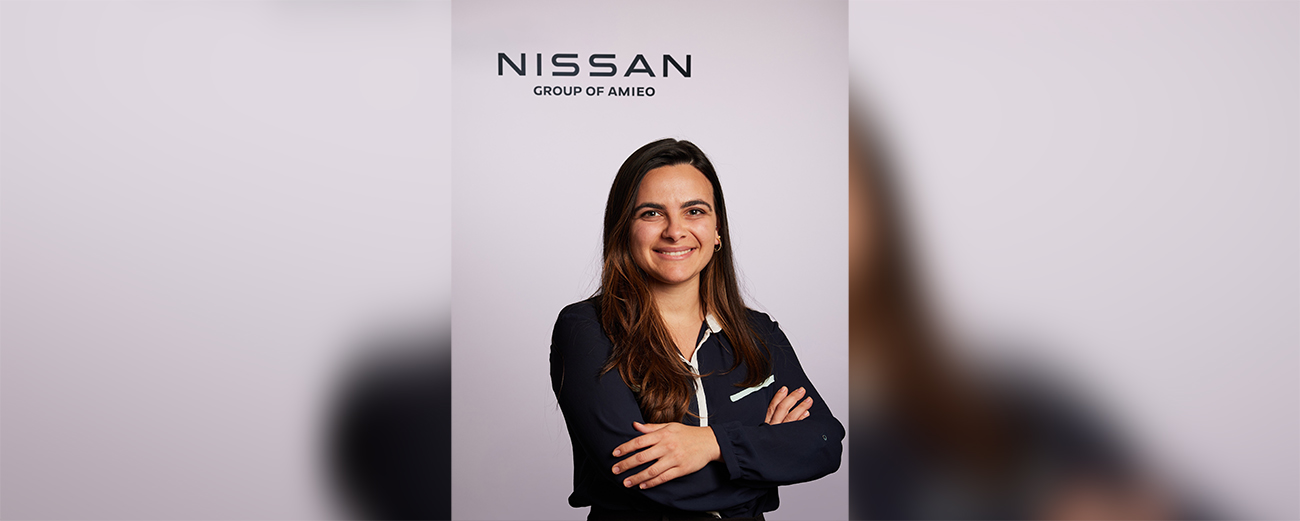 Ana Flávia posando com os braços cruzados