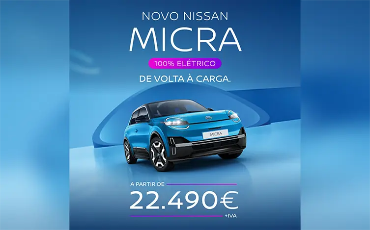 Novo Nissan Micra azul visto de ¾ sobre fundo azul com texto a dizer “Novo Nissan Micra 100% Elétrico de volta à carga” em cima e “a partir de 22.490 euros + IVA” em baixo