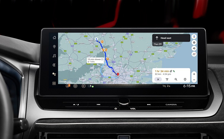 New Qashqai 2024 close up on central screen with map app