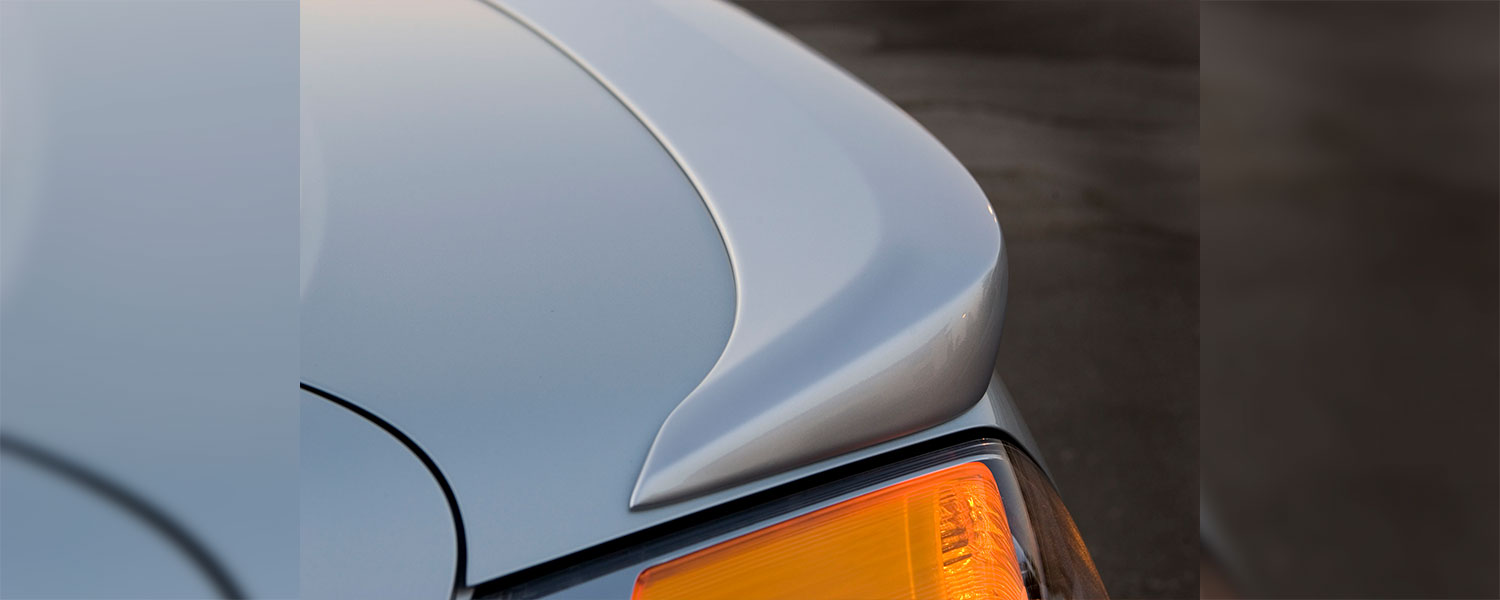 A 2007 Altima rear spoiler
