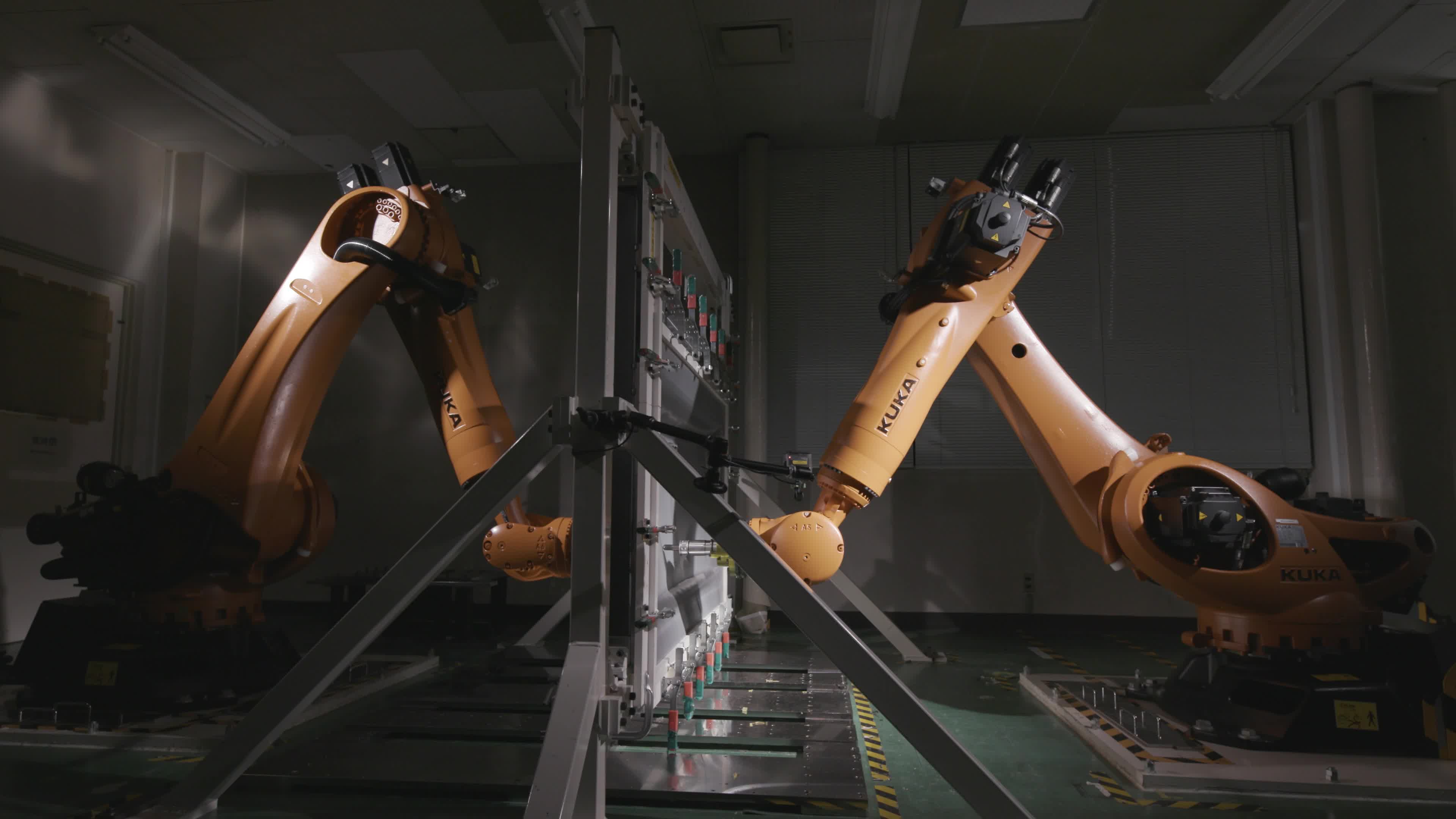 B-roll: Dual-sided dieless forming