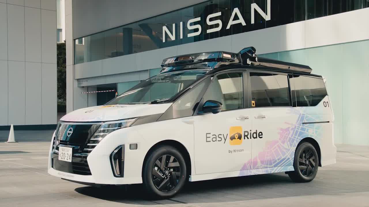 B-Roll: Autonomous vehicle based on Serena test drive